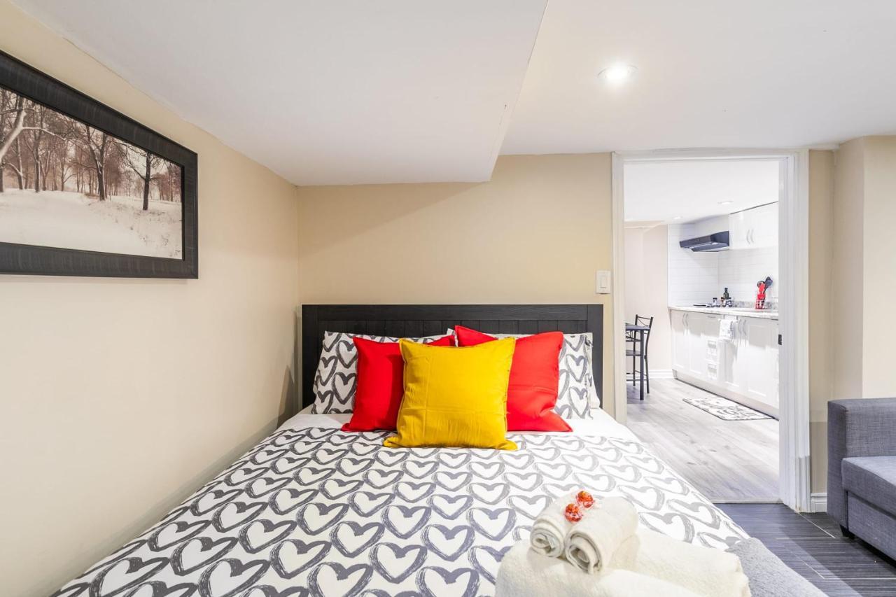 Newly Renovated - Cozy 1Br Apt With Netflix - Prime Location Toronto Ngoại thất bức ảnh