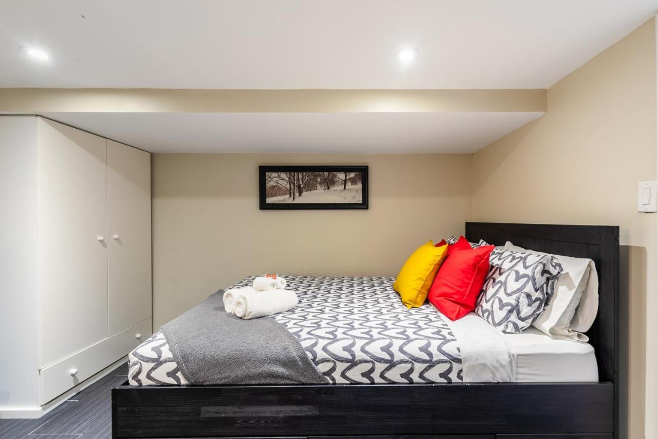 Newly Renovated - Cozy 1Br Apt With Netflix - Prime Location Toronto Ngoại thất bức ảnh